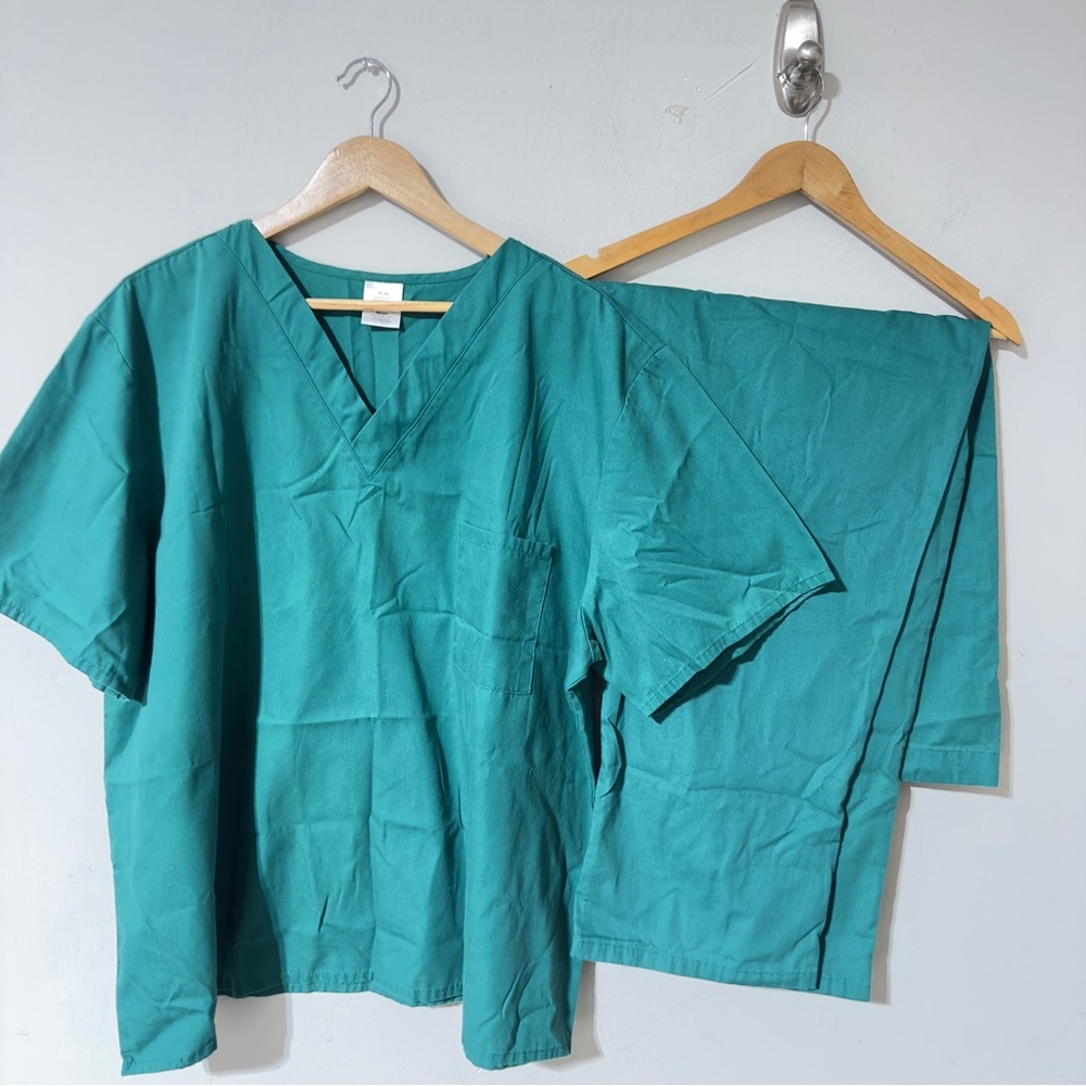 Hunter Green Medical Scrubs Set, Xl V-Neck Top And Pants, Cotton Polyester Blend